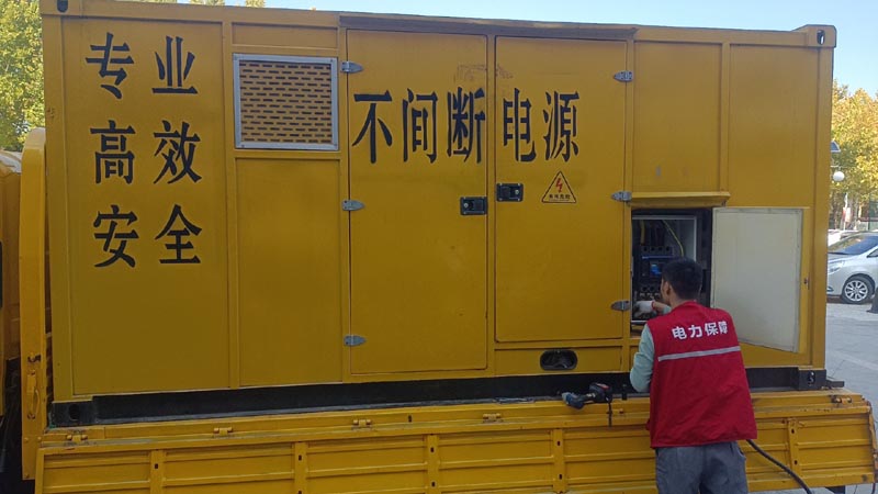 天长柴油发电机组和UPS电源配合使用时，如何避免切换过程中的电力中断？